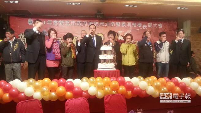 朱立倫談日后規(guī)劃:專職是市長(zhǎng) 黨主席是義務(wù)(圖) 朱立倫談日后規(guī)劃:專職是市長(zhǎng) 黨主席是義務(wù)(圖)