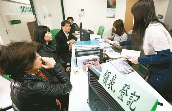 綠營“立委”初選戰(zhàn)況激烈謝長廷游錫堃受矚目 綠營“立委”初選戰(zhàn)況激烈謝長廷游錫堃受矚目