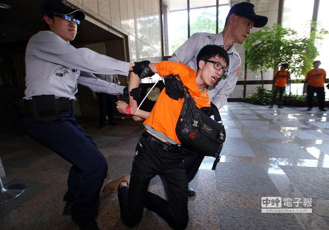 �_�����ٹ�·���M(f��i)�Tռ�I(l��ng)�����¿�̎�����h