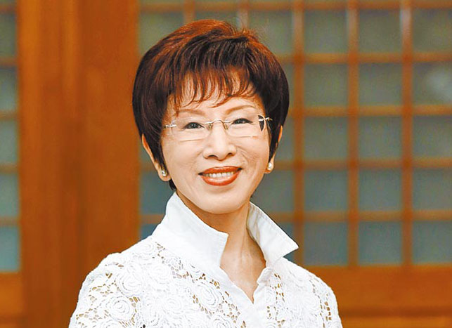 洪秀柱:若與蔡英文競爭2016 是平民與權(quán)貴的戰(zhàn)爭 洪秀柱:若與蔡英文競爭2016 是平民與權(quán)貴的戰(zhàn)爭