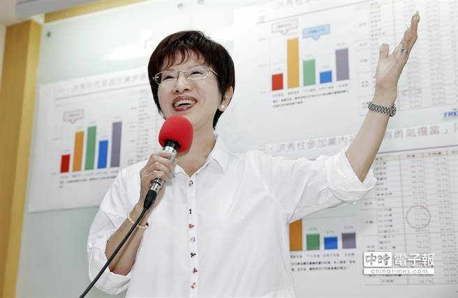 洪秀柱回應(yīng)“想下車”傳聞:太污辱我人格(圖) 洪秀柱回應(yīng)“想下車”傳聞:太污辱我人格(圖)