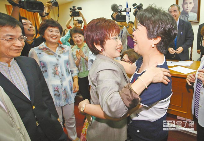 �D�顰����Ժ��Ժ�L(zh��ng)�����������У�5�յ���(gu��)���h������Ժ���h�F(tu��n)�l(f��)�텢�x������ͬ�ʞ�����������Еr(sh��)�Y����Ƭ ��ź��z��