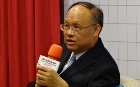 臺灣“經(jīng)濟(jì)部長”鄧振中。(東森新聞圖 林信男攝) 臺灣“經(jīng)濟(jì)部長”鄧振中。(東森新聞圖 林信男攝)
