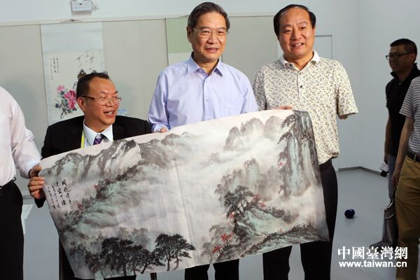 �_�����ϕ������������һ���ʹ�ꑿڕ�ˇ�g(sh��)����ī�挢��ͬ��ɵĕ�����Ʒ