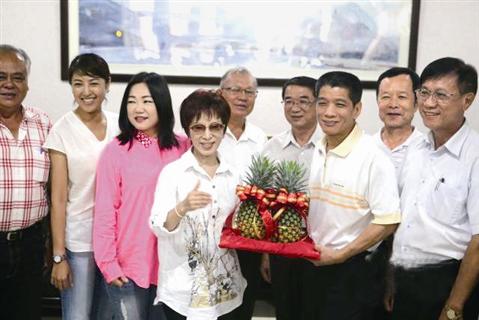 藍營十多名中常委赴南投“行動挺柱”(圖) 藍營十多名中常委赴南投“行動挺柱”(圖)