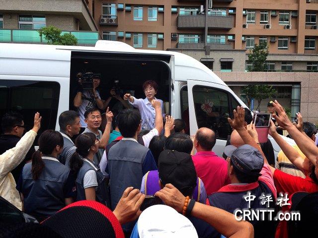 洪秀柱談?wù)n綱:政治人物要摸著良心做事 洪秀柱談?wù)n綱:政治人物要摸著良心做事