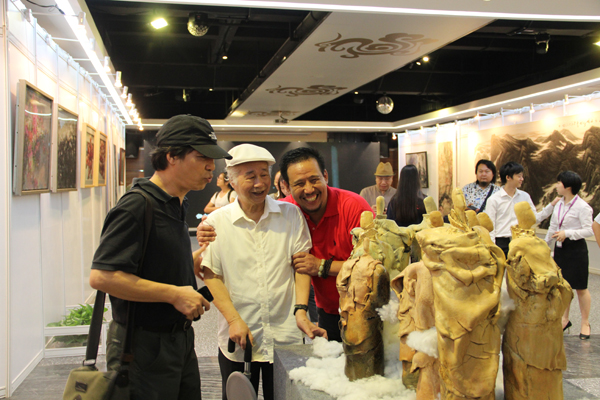 ���{�ɰ��o(j��)���(zh��n)����70�������g(sh��)չ������_Ļ