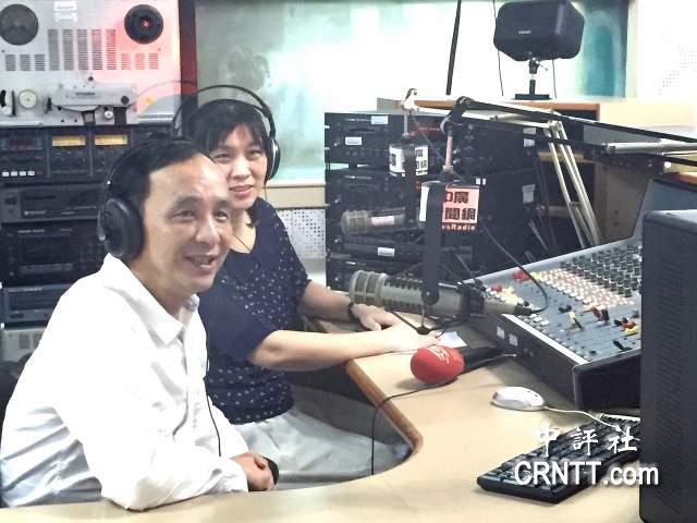 朱立倫嘉義喊話:2016選舉不能讓民進(jìn)黨“整碗捧去” 朱立倫嘉義喊話:2016選舉不能讓民進(jìn)黨“整碗捧去”