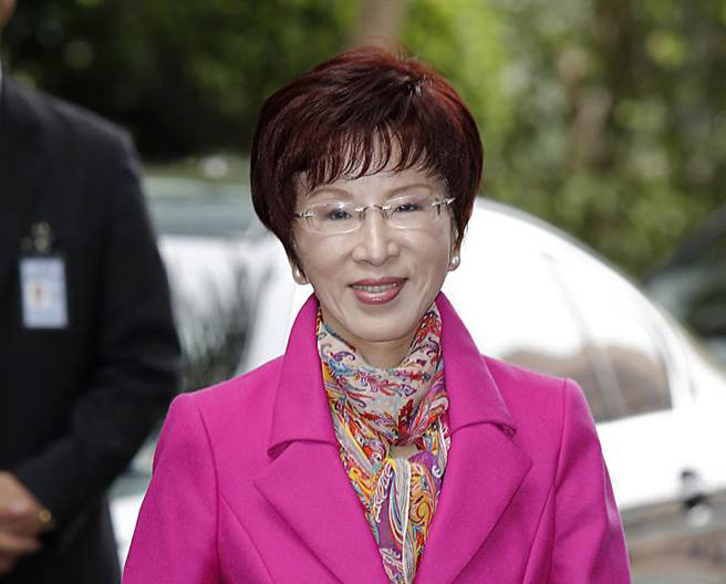 洪秀柱轉(zhuǎn)趨低調(diào) 回應(yīng)輔選:想到就會(huì)去(圖) 洪秀柱轉(zhuǎn)趨低調(diào) 回應(yīng)輔選:想到就會(huì)去(圖)