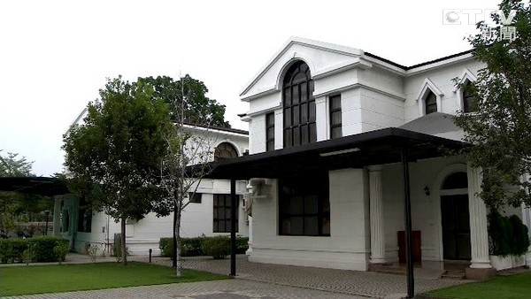 高雄市議會(huì)成奢華度假村:議員洗1次桑拿要花費(fèi)1萬 高雄市議會(huì)成奢華度假村:議員洗1次桑拿要花費(fèi)1萬