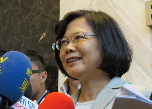 ��Ӣ�ģ����M�h���օ^(q��)����ί�������o��������ϯ