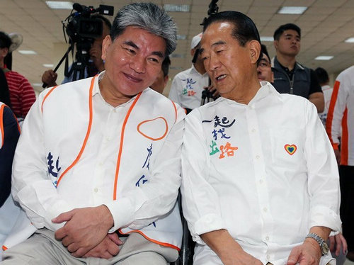 宋楚瑜今公布副手 前"內(nèi)政部長"李鴻源呼聲高 宋楚瑜今公布副手 前"內(nèi)政部長"李鴻源呼聲高