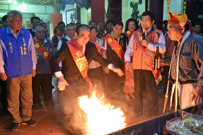 王金平評(píng)國(guó)民黨南臺(tái)灣“立委”選情:坐3保4搶5 王金平評(píng)國(guó)民黨南臺(tái)灣“立委”選情:坐3保4搶5