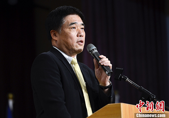 父親郝柏村涉強(qiáng)占軍舍? 郝龍斌澄清:從未買過(guò) 父親郝柏村涉強(qiáng)占軍舍? 郝龍斌澄清:從未買過(guò)