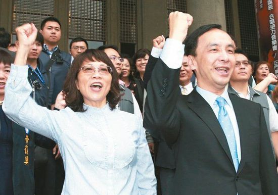 國(guó)民黨備戰(zhàn)電視辯論:朱攻兩岸與經(jīng)濟(jì) 王重辯論技巧 國(guó)民黨備戰(zhàn)電視辯論:朱攻兩岸與經(jīng)濟(jì) 王重辯論技巧