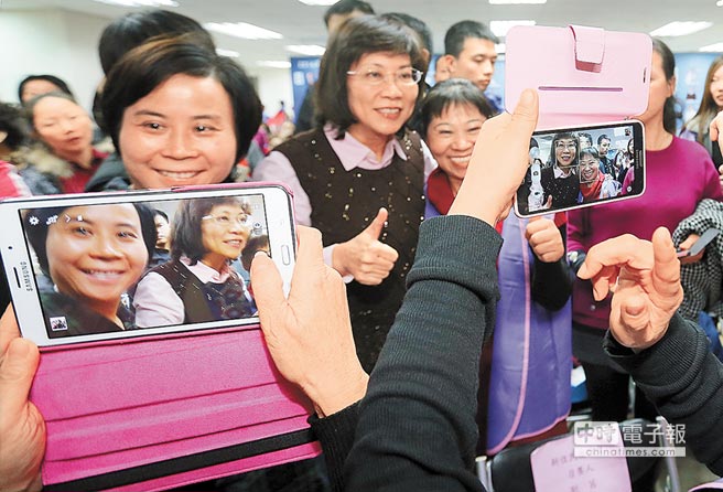 ������:�����qՓ�����c ����������x�����S