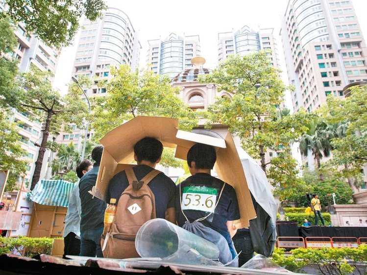 �߷�?j��)r(ji��)����Թ�����놖3λ���x�ˣ�����?j��)r(ji��)���������ν�Q�����D��ȥ��10�������\(y��n)�F(tu��n)�wҹ���_(t��i)���ی�ǰ���h�� ���D/��(li��n)�ψ�(b��o)����