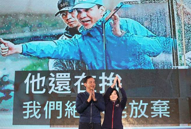 ��������D