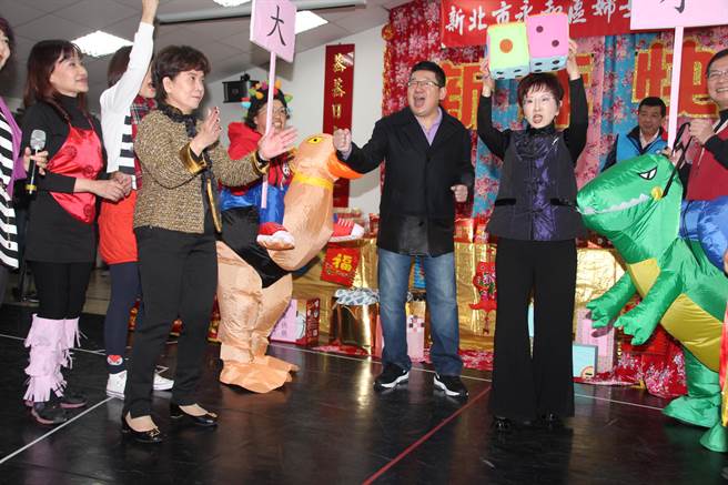 ��(gu��)���h��ϯ���x�˺�����������ί���ֵ¸����±����h�T���Դ16�������ϯ�±������ͅ^(q��)�DŮ��(hu��)�´��F(tu��n)��