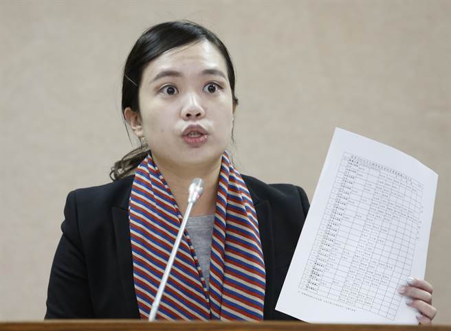 呂孫綾登場(chǎng)質(zhì)詢 呂孫綾登場(chǎng)質(zhì)詢