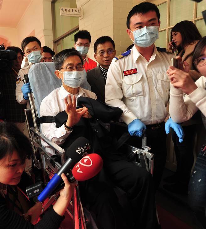 魏國彥在“立法院”心臟病發(fā)送醫(yī)(圖) 魏國彥在“立法院”心臟病發(fā)送醫(yī)(圖)