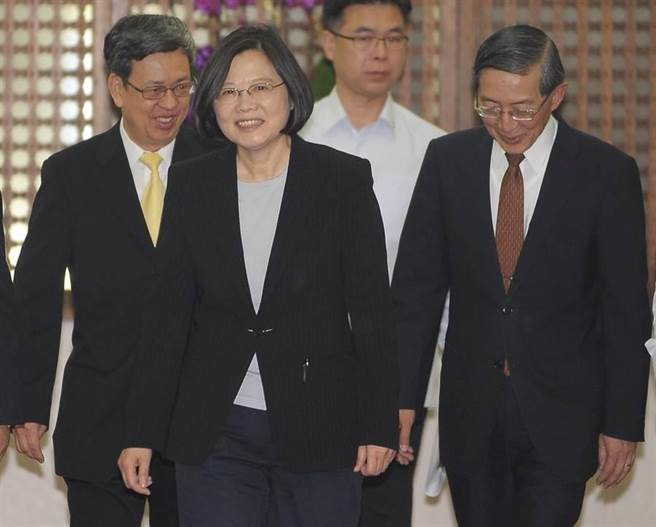 臺外事部門建言蔡英文:兩岸和緩有助“外交”進(jìn)展 臺外事部門建言蔡英文:兩岸和緩有助“外交”進(jìn)展