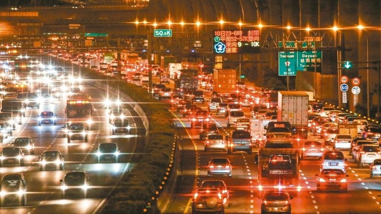 臺(tái)灣新任"交通部長(zhǎng)"取消端午高速夜間免收費(fèi) 為當(dāng)局增收1000萬(wàn) 臺(tái)灣新任"交通部長(zhǎng)"取消端午高速夜間免收費(fèi) 為當(dāng)局增收1000萬(wàn)