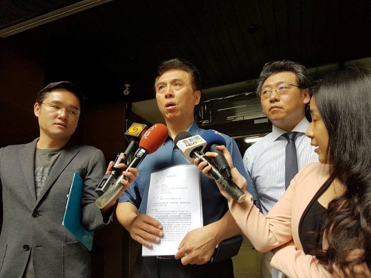 國民黨“立委”狀告林全撤告“太陽花”瀆職 國民黨“立委”狀告林全撤告“太陽花”瀆職