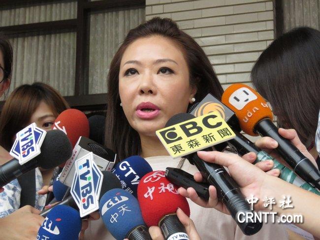 "綠委"主張燒"國旗"無罪 國民黨怒批:尷尬場面只會越來越多 "綠委"主張燒"國旗"無罪 國民黨怒批:尷尬場面只會越來越多