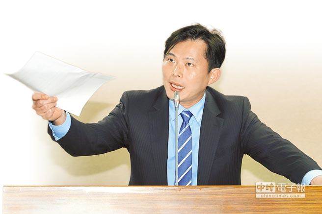 黃國(guó)昌夫妻名下有23筆不動(dòng)產(chǎn) 網(wǎng)友:交待清楚 黃國(guó)昌夫妻名下有23筆不動(dòng)產(chǎn) 網(wǎng)友:交待清楚