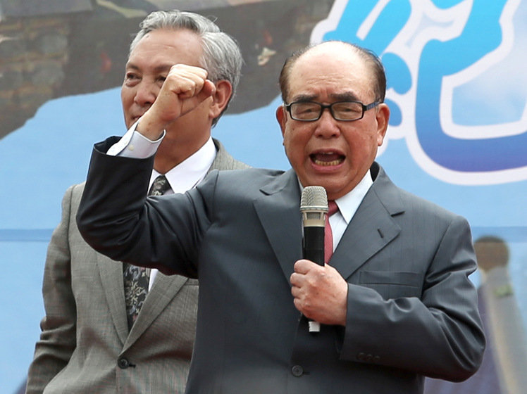 響應(yīng)10萬軍公教大游行 郝柏村等20位退將也將上街頭 響應(yīng)10萬軍公教大游行 郝柏村等20位退將也將上街頭