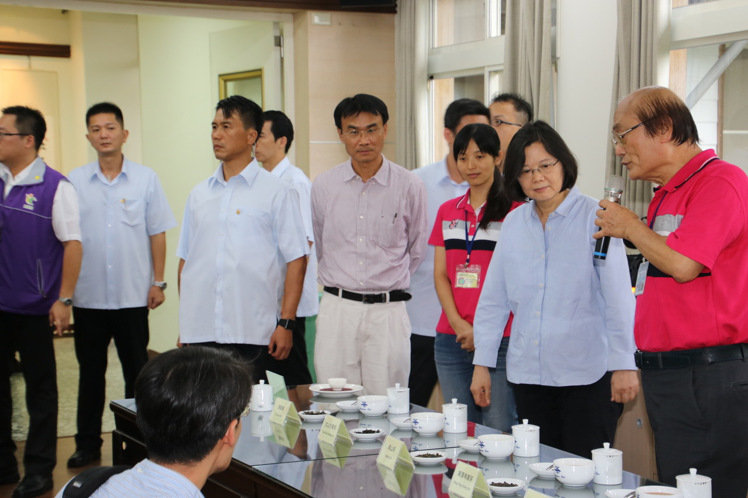 ��Ӣ��3���������L���r(n��ng)ί������Ĉ��~�طֈ��˽��_����r