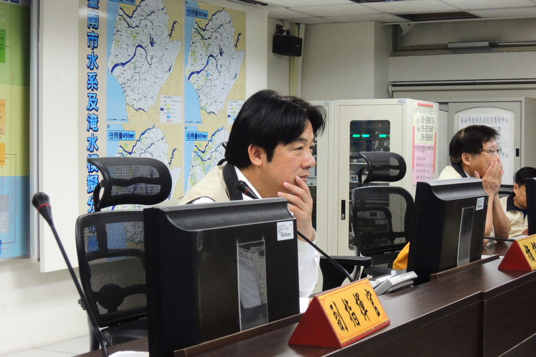 兩次臺(tái)風(fēng)各放半天假 網(wǎng)友諷賴清德:終于湊一天了 兩次臺(tái)風(fēng)各放半天假 網(wǎng)友諷賴清德:終于湊一天了