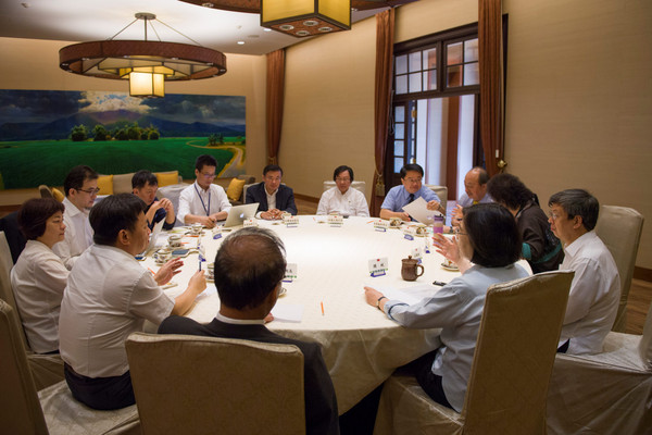 蔡英文3日召開(kāi)“執(zhí)政決策協(xié)調(diào)會(huì)議” 蔡英文3日召開(kāi)“執(zhí)政決策協(xié)調(diào)會(huì)議”