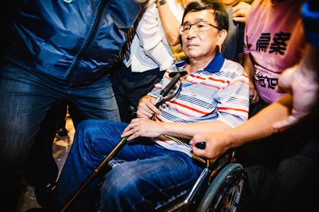 陳水扁參加"雙十慶典"有助治療? 羅智強(qiáng)轟蔡凌遲法治 陳水扁參加"雙十慶典"有助治療? 羅智強(qiáng)轟蔡凌遲法治