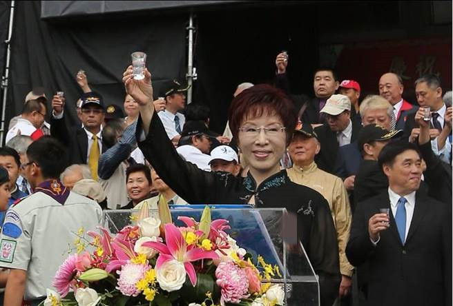 洪秀柱:民進(jìn)黨違法殘忍追殺國民黨 還有何心情參加“慶典” 洪秀柱:民進(jìn)黨違法殘忍追殺國民黨 還有何心情參加“慶典”