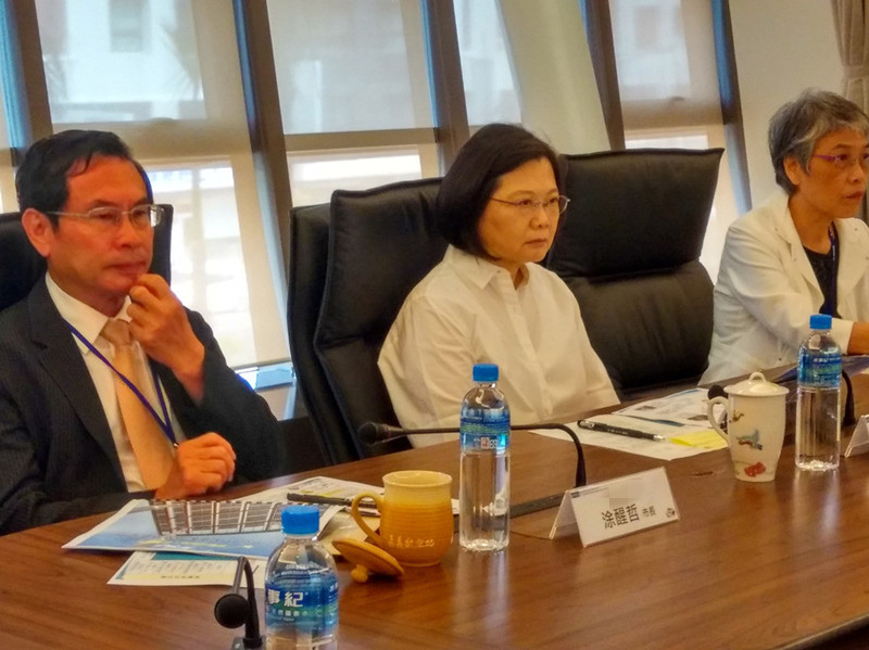 臺指標(biāo)民調(diào)顯示:蔡英文施政滿意度僅為37.6% 臺指標(biāo)民調(diào)顯示:蔡英文施政滿意度僅為37.6%