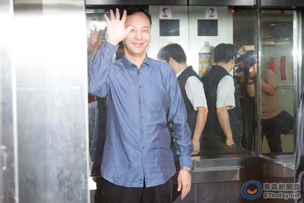 馬連吳朱洪決定捐款及募捐 協(xié)助國民黨共渡難關(guān) 馬連吳朱洪決定捐款及募捐 協(xié)助國民黨共渡難關(guān)