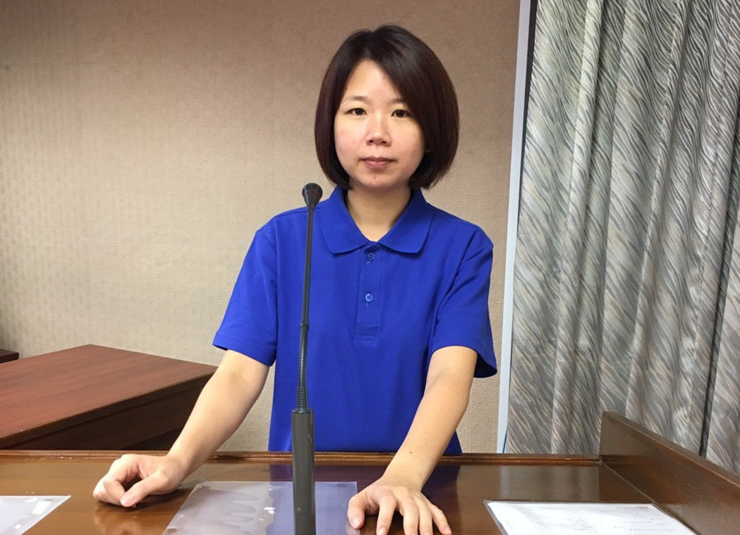 �����h����ί�������s��ʾ����Ӣ��Ը��ؑ�(y��ng)��������{���V������һ��������