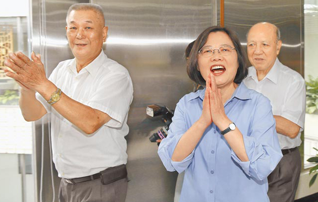 ��Ӣ�ģ��ң���(j��ng)�x�r(sh��)���ݕ�(hu��)�_(t��i)�����r(n��ng)��(hu��)