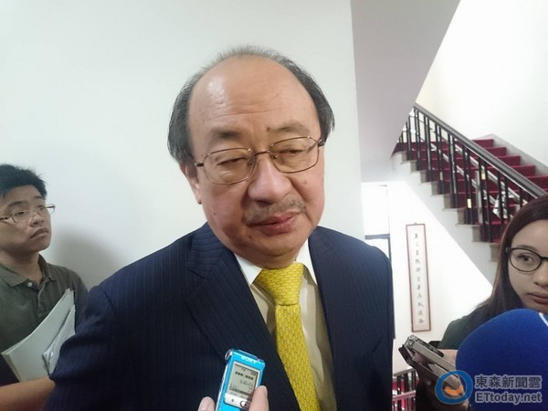 藍(lán)綠溝通不找自己"時(shí)力"怒了! 民進(jìn)黨反嗆:時(shí)代笑話 藍(lán)綠溝通不找自己"時(shí)力"怒了! 民進(jìn)黨反嗆:時(shí)代笑話