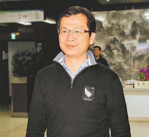 臺(tái)法院裁定"黨產(chǎn)會(huì)違法" 羅智強(qiáng):顧立雄是蔡豬隊(duì)友 臺(tái)法院裁定"黨產(chǎn)會(huì)違法" 羅智強(qiáng):顧立雄是蔡豬隊(duì)友