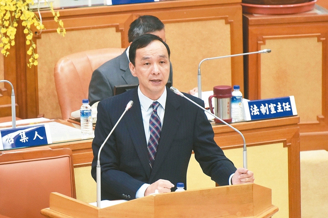 �����������x��(gu��)���h��ϯ �Q����(hu��)��ӛ�Լ���ɫ