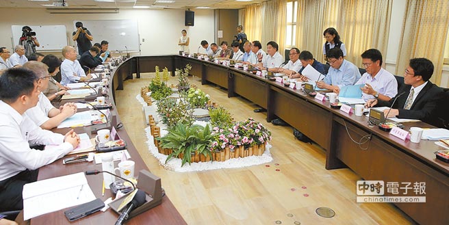 �_���r(n��ng)�a(ch��n)�\�N��˾���¶������x3ϯ���ն���