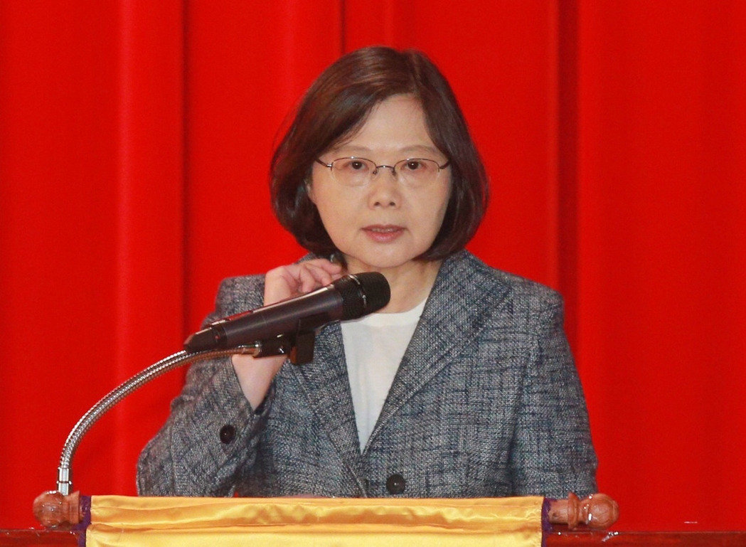 ��Ӣ��14�������ϯ���_��ӣ�ý�wԃ����һ��һ�ݡ����h���l(f��)�ڹ��^ʳ���h�h�}����Ӣ�ě]��푑�(y��ng)