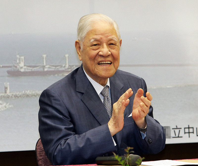 李登輝對(duì)蔡英文施政表現(xiàn)失望 批其缺乏決斷力 李登輝對(duì)蔡英文施政表現(xiàn)失望 批其缺乏決斷力