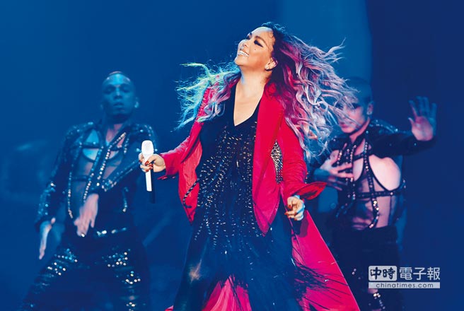 臺媒批臺灣當局對大陸藝人待遇不平等 臺媒批臺灣當局對大陸藝人待遇不平等