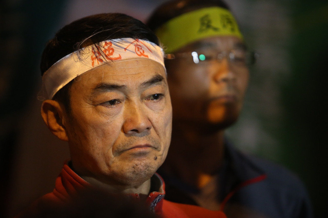 軍公教為抗議年金改革絕食 綠營竟酸"看絕食到幾時" 軍公教為抗議年金改革絕食 綠營竟酸"看絕食到幾時"