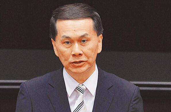 臺(tái)灣官員炮轟蔡英文“年改”太狠毒 只準(zhǔn)流血不聽(tīng)呼痛 臺(tái)灣官員炮轟蔡英文“年改”太狠毒 只準(zhǔn)流血不聽(tīng)呼痛