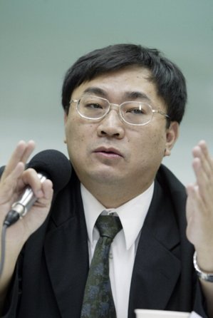 ��Ӣ�Ď͡���(d��)�ɡ������λ �����h�������{(di��o)��ͬ�،�ȡů